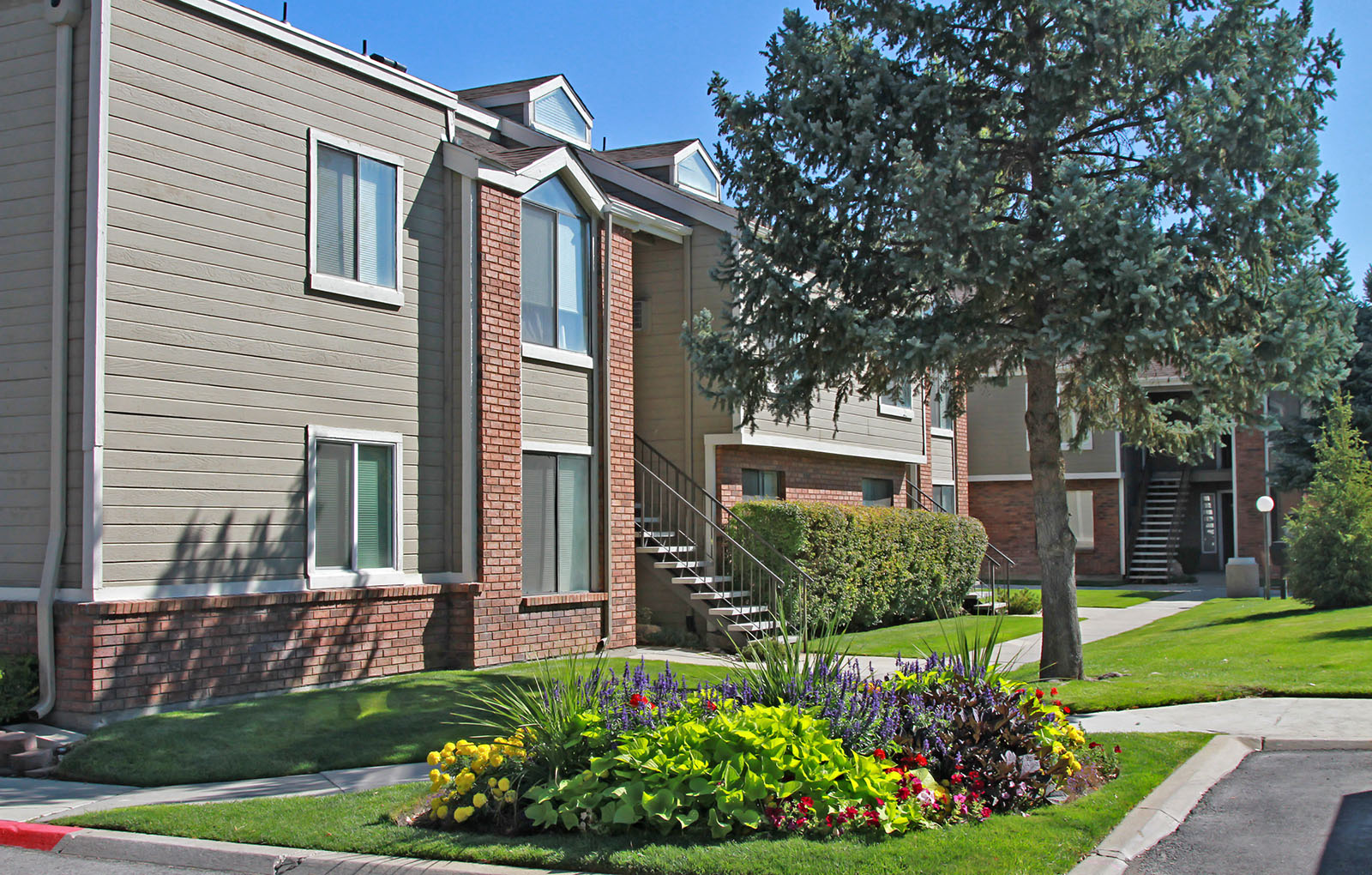 Sky Harbor Apartments AwardWinning Apartments in Salt Lake City, UT